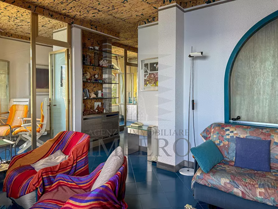 Immagine 12 di Pentalocale in vendita  in Corso Mentone 79 a Ventimiglia