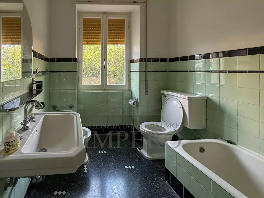 Immagine 18 di Quadrilocale in vendita  in Via 1º Maggio 60 a Bordighera