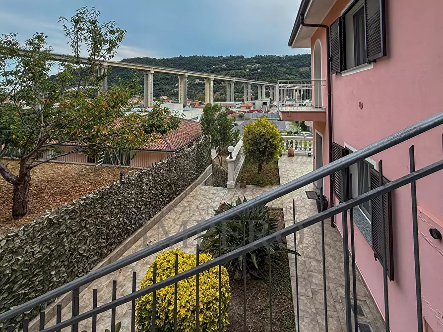 Immagine 11 di Villa in vendita  in Via del Commercio 1 a Camporosso