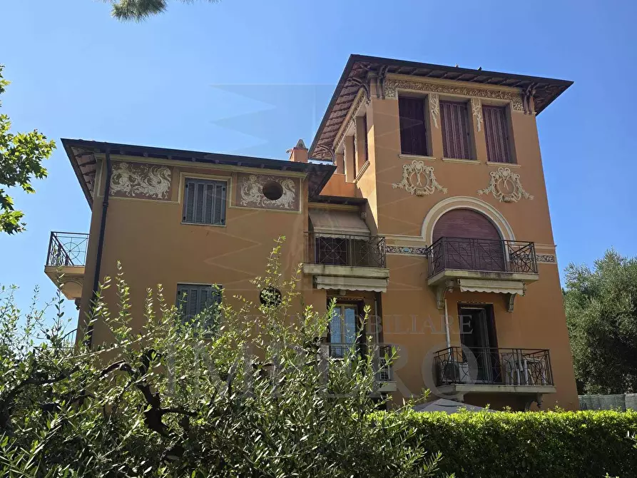 Immagine 1 di Trilocale in vendita  in Via Romana 100 a Bordighera