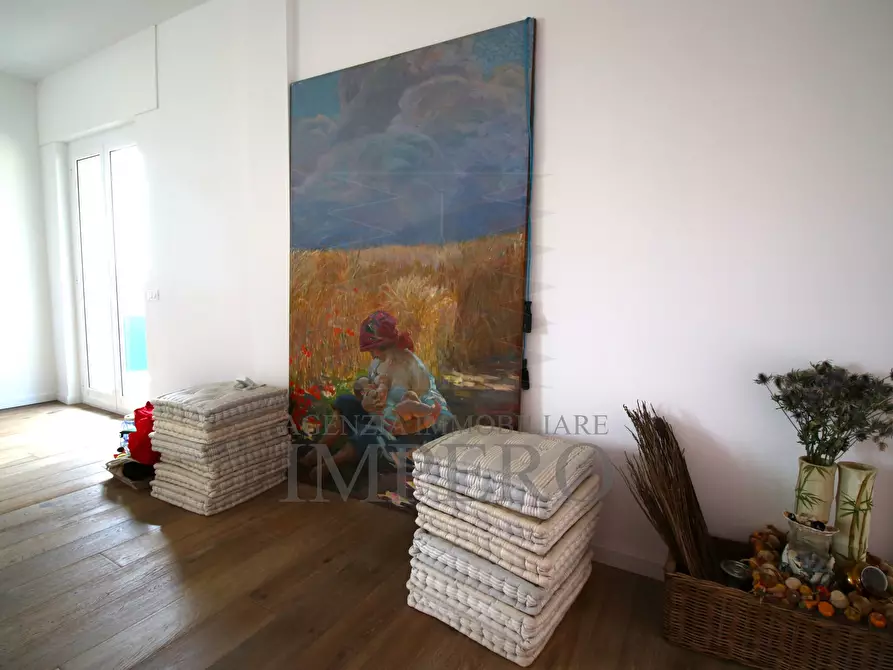 Immagine 10 di Quadrilocale in vendita  in Via Aprosio 2 a Ventimiglia