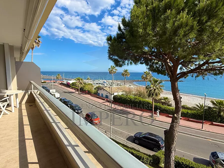 Immagine 53 di Pentalocale in vendita  in Lungomare Varaldo 67 a Ventimiglia