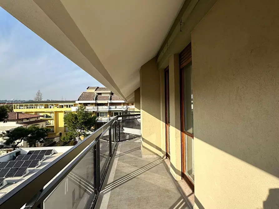 Immagine 25 di Quadrilocale in affitto  a Francavilla Al Mare