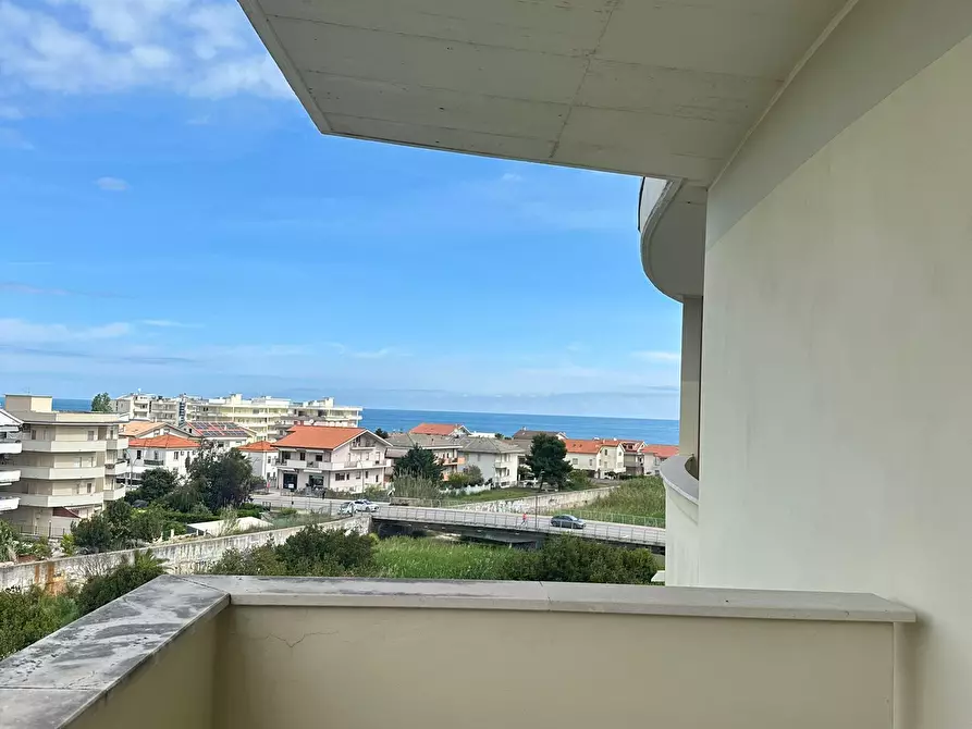 Immagine 20 di Quadrilocale in affitto  in Viale Maiella 23/A a Francavilla Al Mare