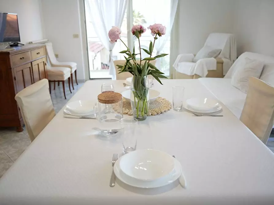 Immagine 1 di Pentalocale in affitto  in Viale Maiella 23/A a Francavilla Al Mare