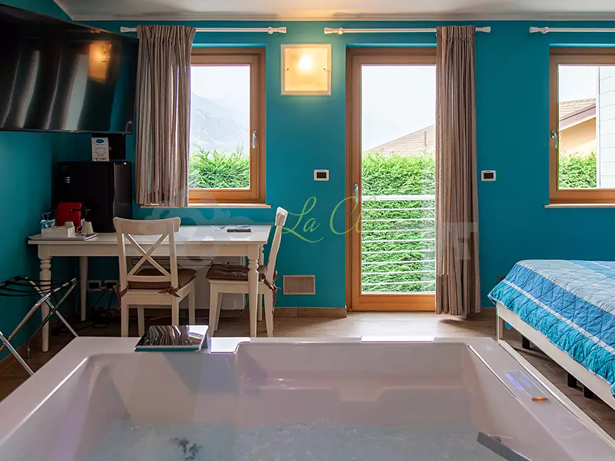 Immagine 34 di Albergo/B&B/Residence in vendita  a Brissogne