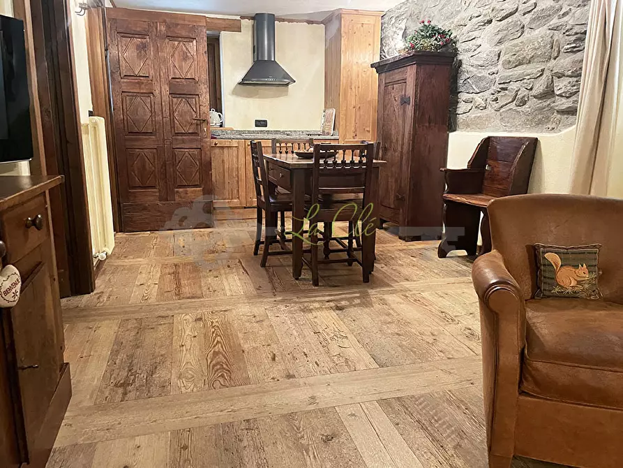 Immagine 6 di Bilocale in affitto  a Courmayeur