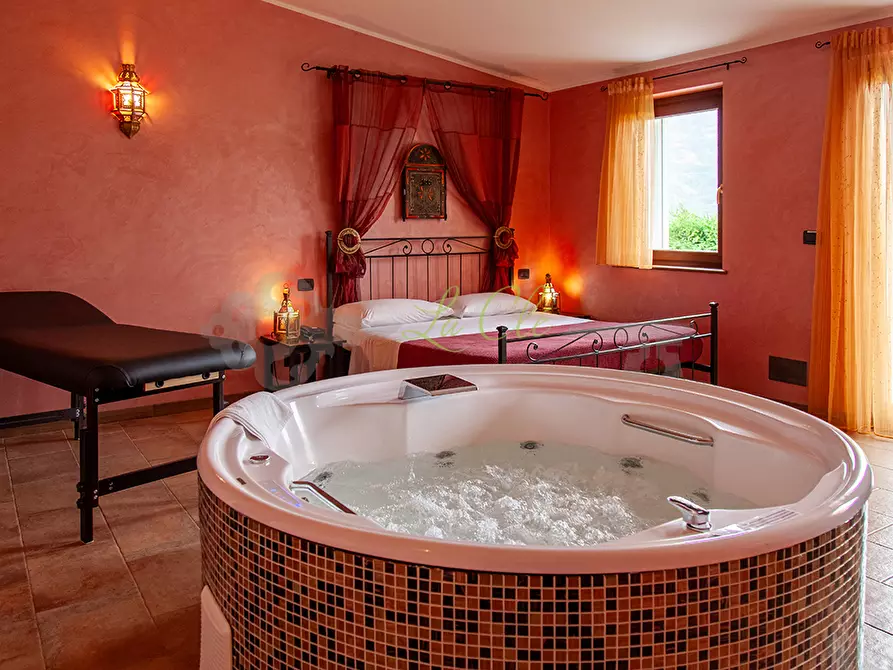 Immagine 30 di Albergo/B&B/Residence in vendita  a Brissogne