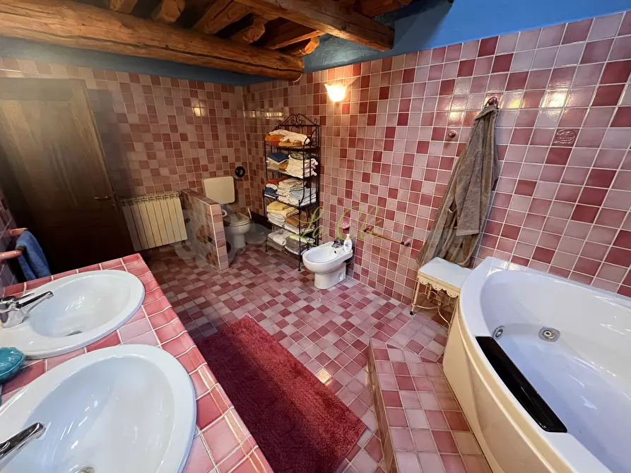 Immagine 21 di Trilocale in vendita  in Via Cesare Ollietti 13 a La Salle