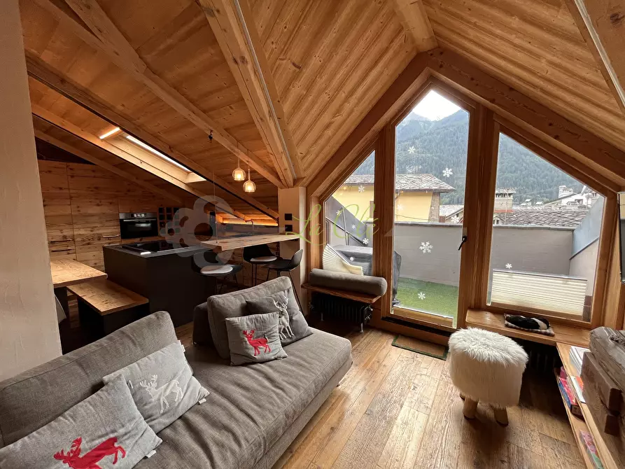 Immagine 3 di Trilocale in affitto  a Courmayeur
