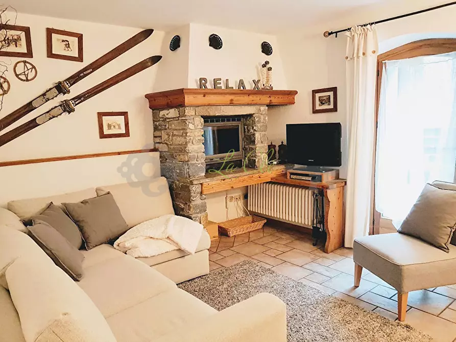 Immagine 1 di Trilocale in affitto  in Via Grapillon 7 a Courmayeur