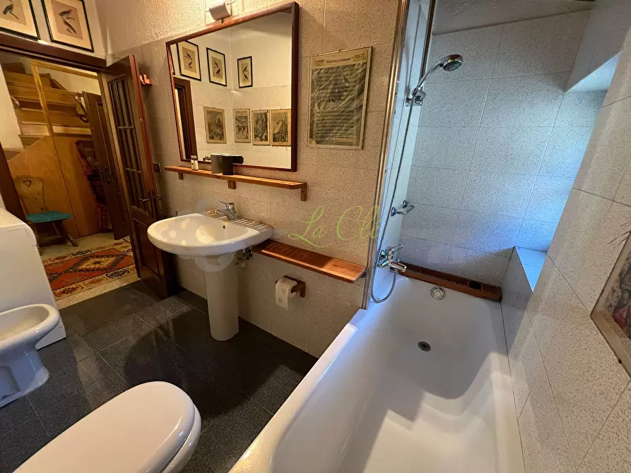 Immagine 15 di Quadrilocale in vendita  a Courmayeur