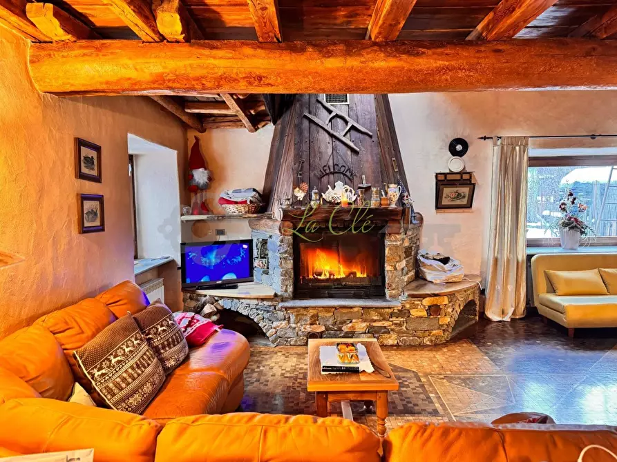 Immagine 1 di Trilocale in vendita  in Via Cesare Ollietti 13 a La Salle