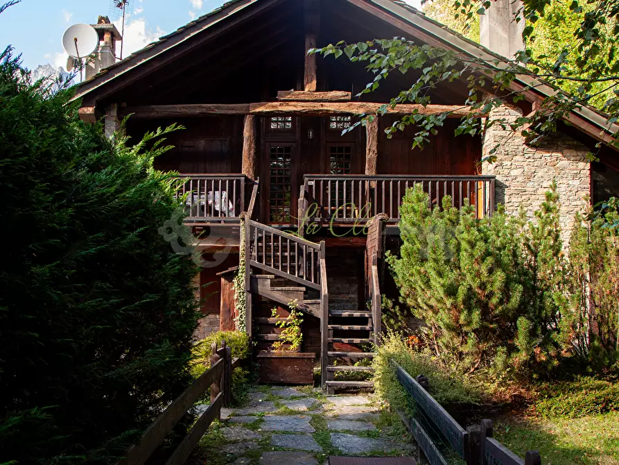 Immagine 1 di Trilocale in affitto  a Courmayeur