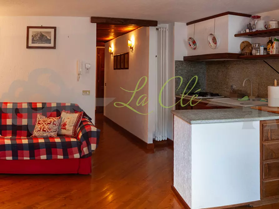 Immagine 14 di Trilocale in affitto  a Pre'-Saint-Didier