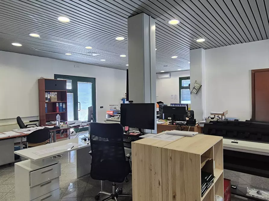 Immagine 8 di Ufficio in affitto  in strada albareto 698 a Modena