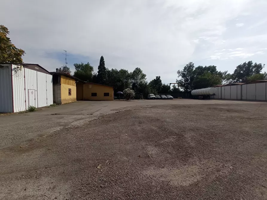 Immagine 5 di Laboratorio in vendita  in via fonte san geminiano 10 a Modena