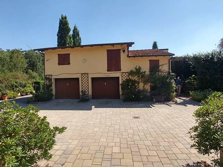 Immagine 3 di Villa in vendita  in Stradello Giovanardi 95 a Modena