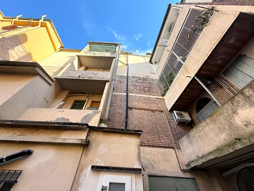 Immagine 10 di Bilocale in vendita  a Rovigo