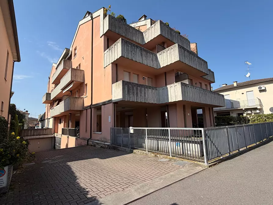 Immagine 13 di Bilocale in vendita  a Rovigo