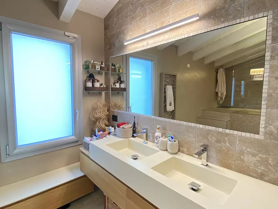 Immagine 19 di Attico in vendita  in Corso Risorgimento a Porto Viro