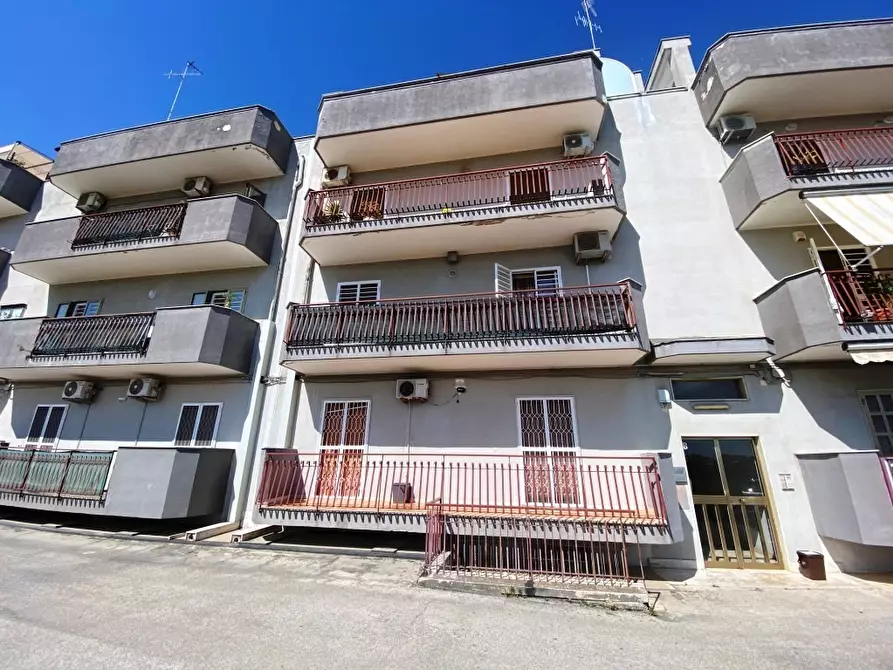 Immagine 1 di Trilocale in vendita  in Via Salvo D'Acquisto 11 a Triggiano