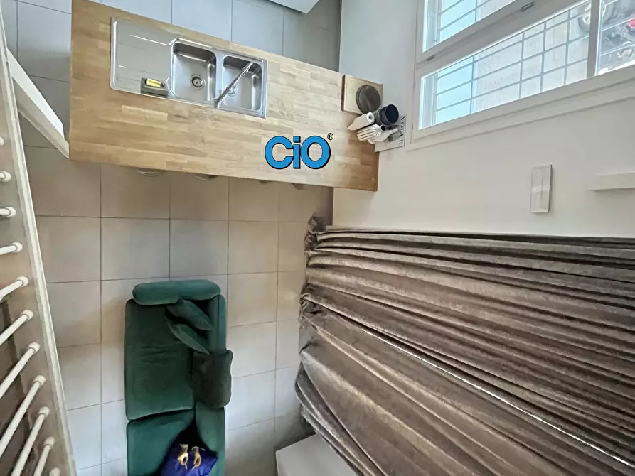 Immagine 1 di Loft/Open space in vendita  a Bologna