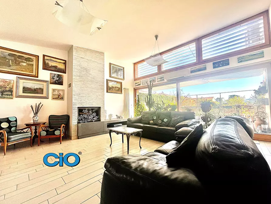 Immagine 1 di Attico in vendita  a Bologna