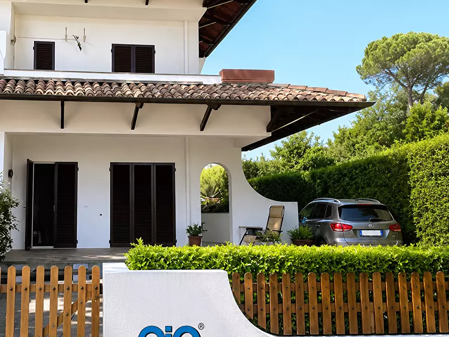 Immagine 2 di Villa in vendita  a Cervia