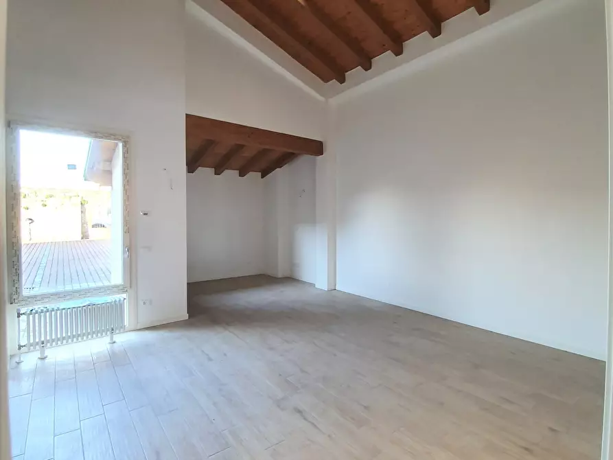 Immagine 11 di Trilocale in vendita  in Via I Maggio a Bovezzo