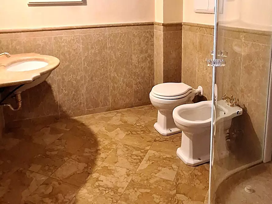 Immagine 14 di Quadrilocale in vendita  a Brescia