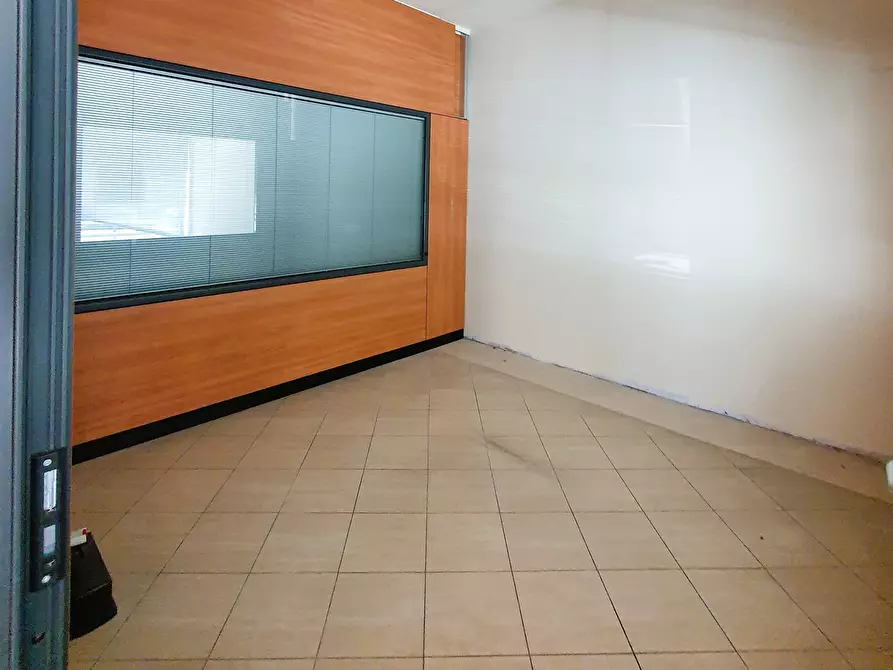Immagine 3 di Ufficio in affitto  in Via Corsica a Brescia