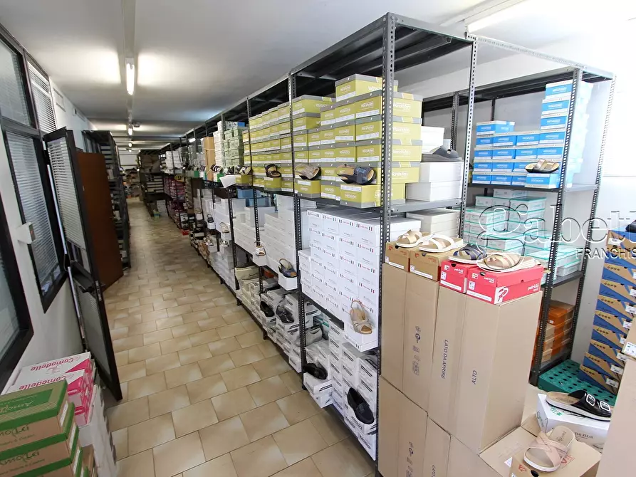 Immagine 30 di Villa in vendita  a Parabiago