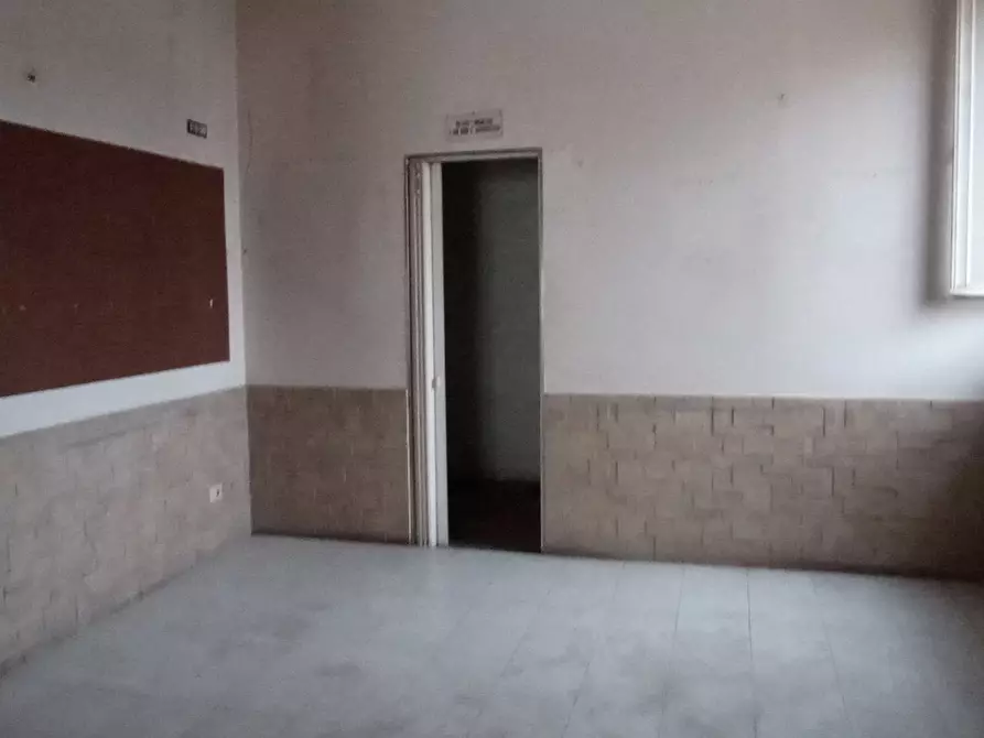 Immagine 20 di Capannone industriale in affitto  in Via Sarzanese a Lucca