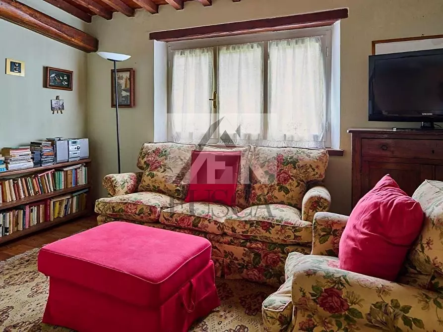 Immagine 19 di Villa in vendita  in Via Barsotto a Lucca