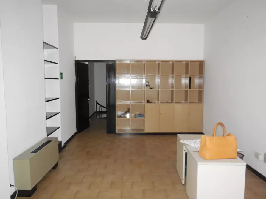 Immagine 16 di Capannone industriale in vendita  in Viale G. Puccini a Lucca