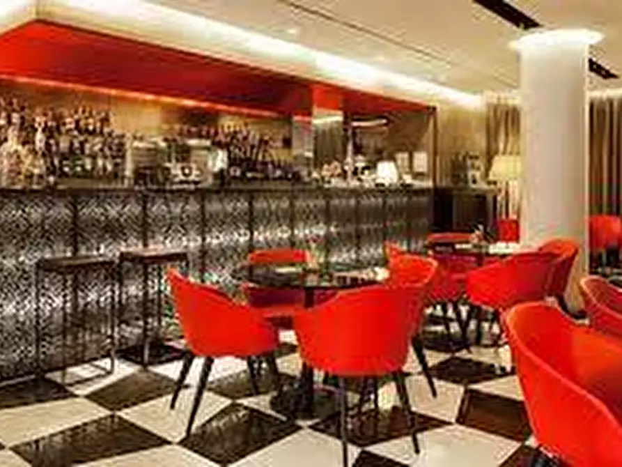 Immagine 2 di Bar / Ristorante in vendita  in san michele a Lucca