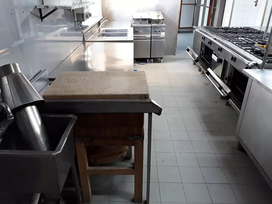 Immagine 10 di Bar / Ristorante in vendita  in porcari a Lucca