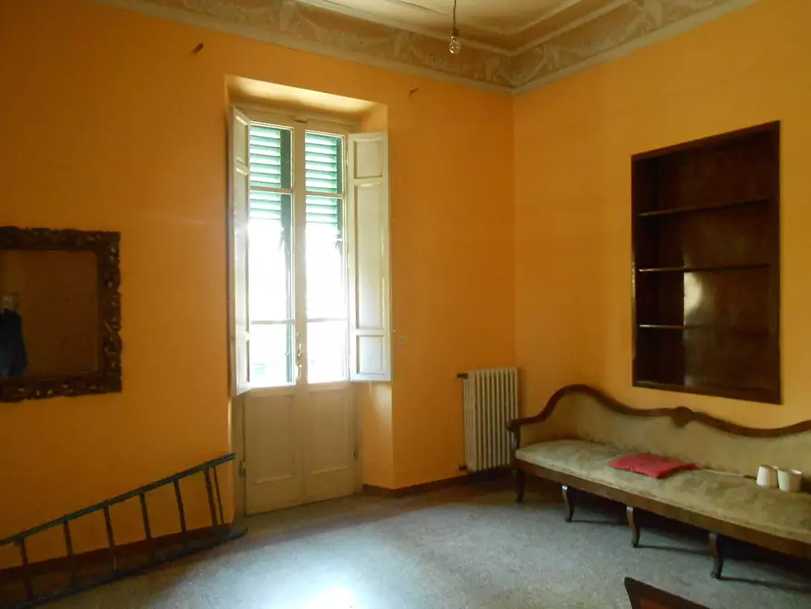 Immagine 3 di Villa in vendita  in Viale Guglielmo Marconi a Lucca
