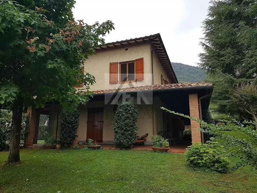 Immagine 3 di Villa in vendita  in Via di Villa Altieri 1179/A a Lucca