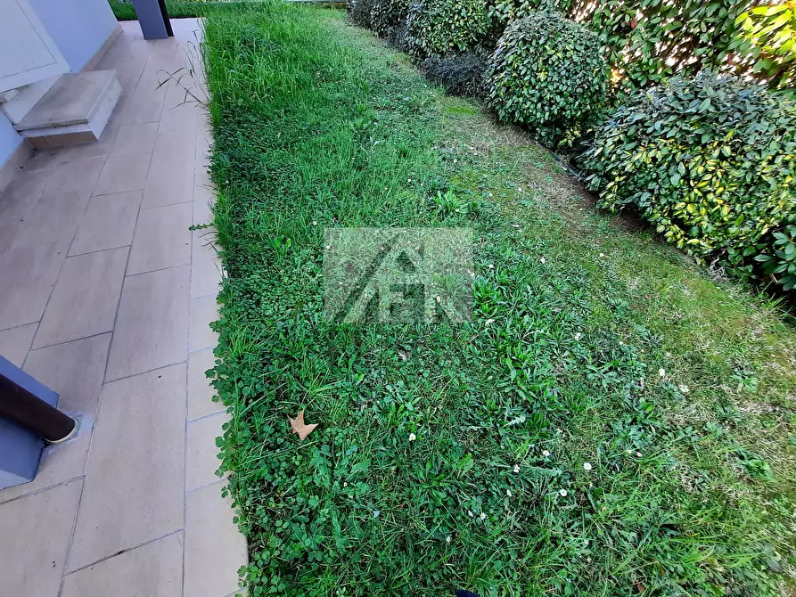 Immagine 44 di Villa in vendita  in Via Sottomonte a Capannori