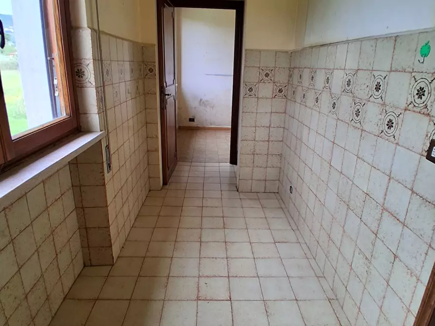 Immagine 6 di Pentalocale in vendita  in Via per Camaiore a Lucca