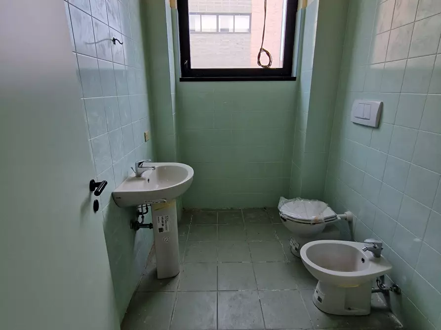 Immagine 9 di Attività artigianale in affitto  in Viale Alcide De Gasperi 95/F a Lucca