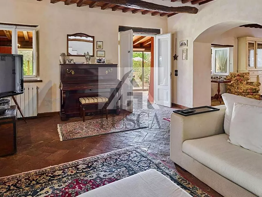 Immagine 15 di Villa in vendita  in Via Barsotto a Lucca