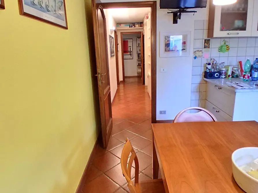 Immagine 7 di Casa bifamiliare in vendita  in Via dei Pellegrini a Lucca