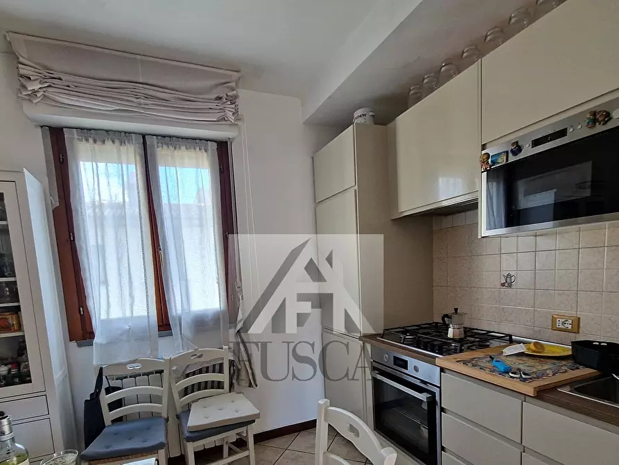 Immagine 4 di Trilocale in vendita  in Traversa I Via Romana a Lucca