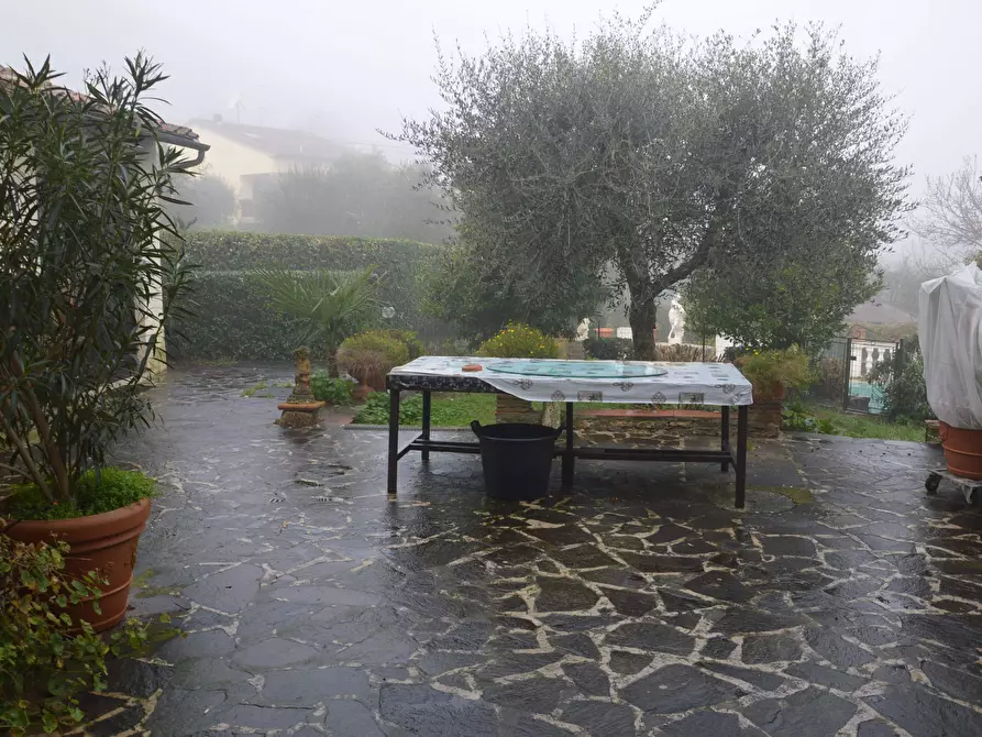 Immagine 28 di Rustico / casale in vendita  in vai elle chiesa a Lucca