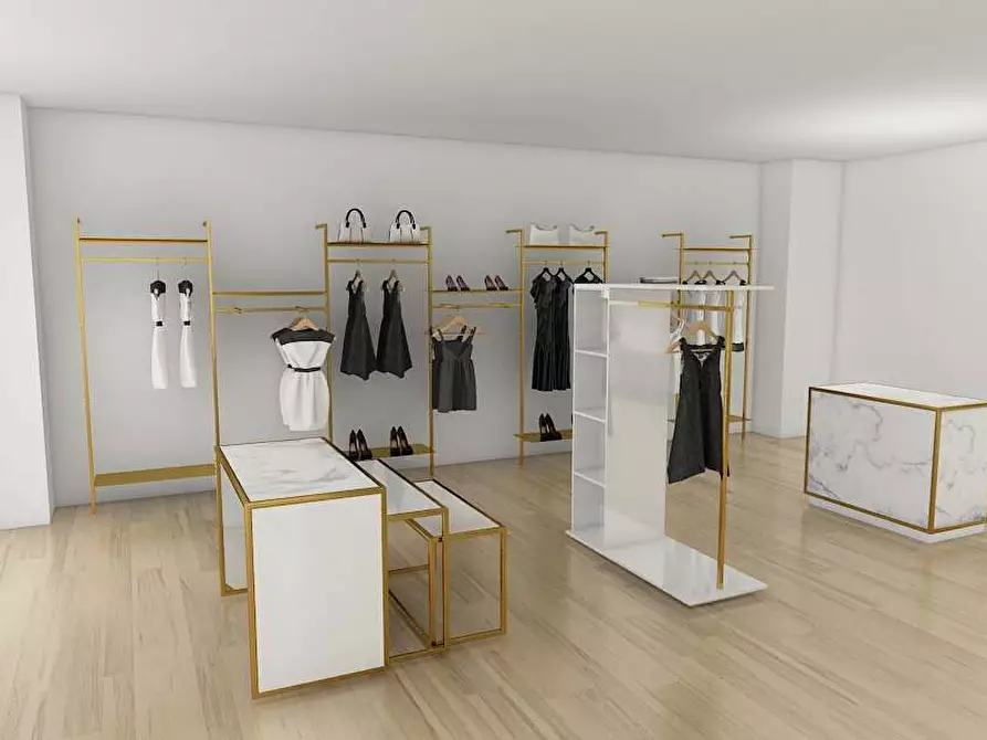 Immagine 10 di Locale commerciale in affitto  in Piazza Guidiccioni a Lucca