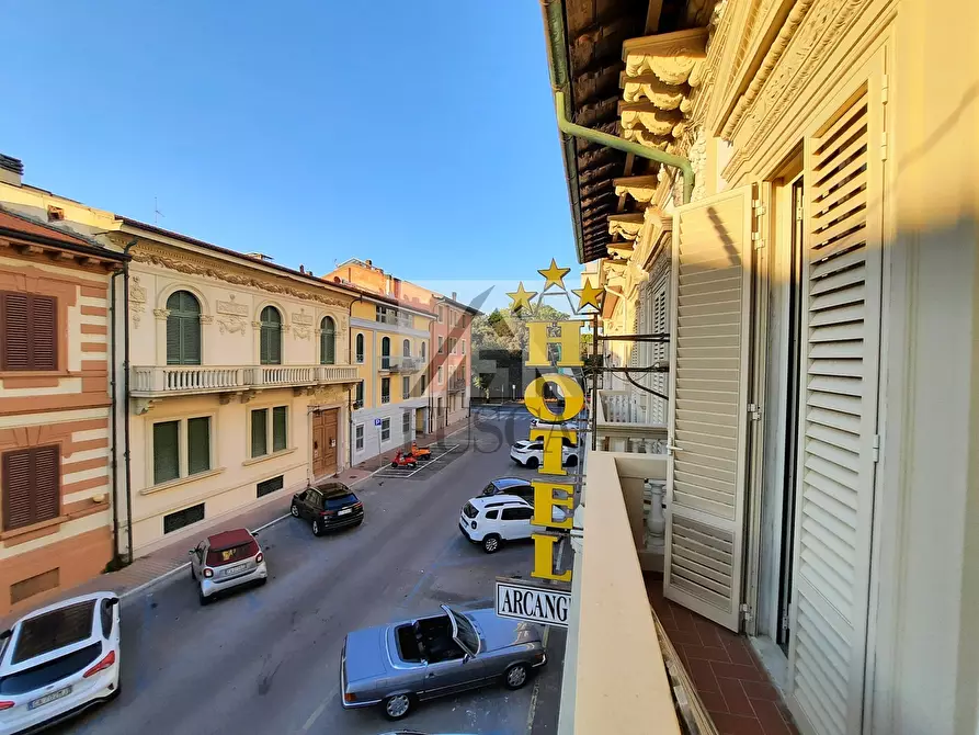 Immagine 26 di Albergo/B&B/Residence in vendita  in via carrara a Viareggio