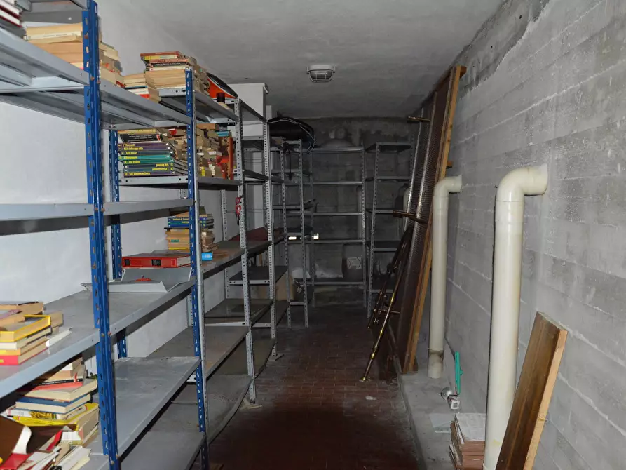 Immagine 42 di Villa in vendita  in Via della Chiesa XXIV a Lucca